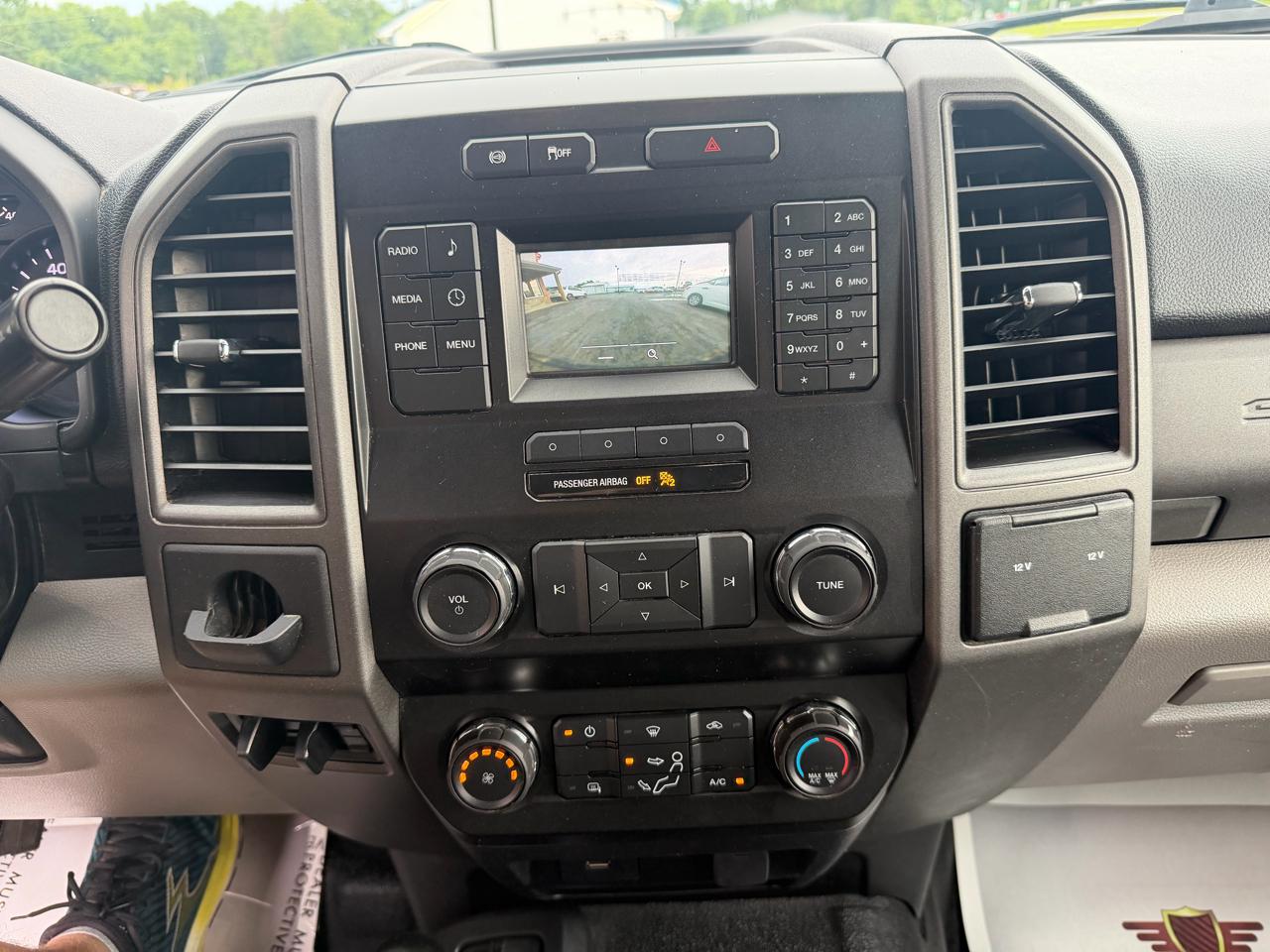 Ford Super Duty F-550 DRW 4WD Reg Cab 141" WB 60" CA XL 2019
