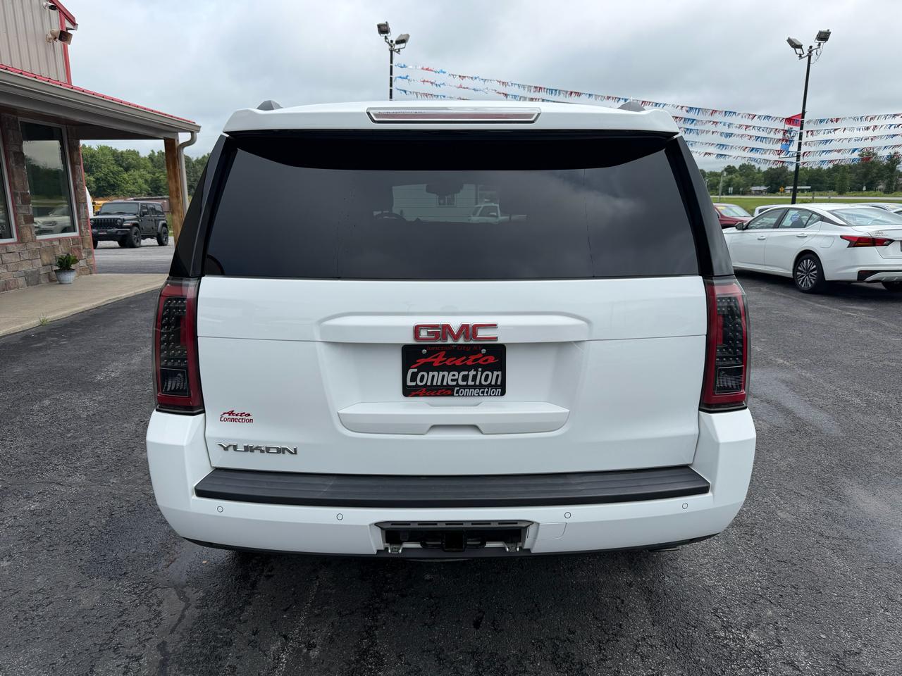 GMC Yukon 4WD 4dr SLE 2016