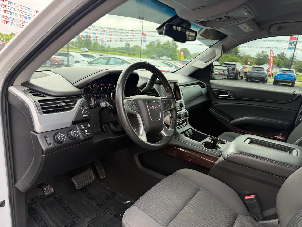 GMC Yukon 4WD 4dr SLE 2016