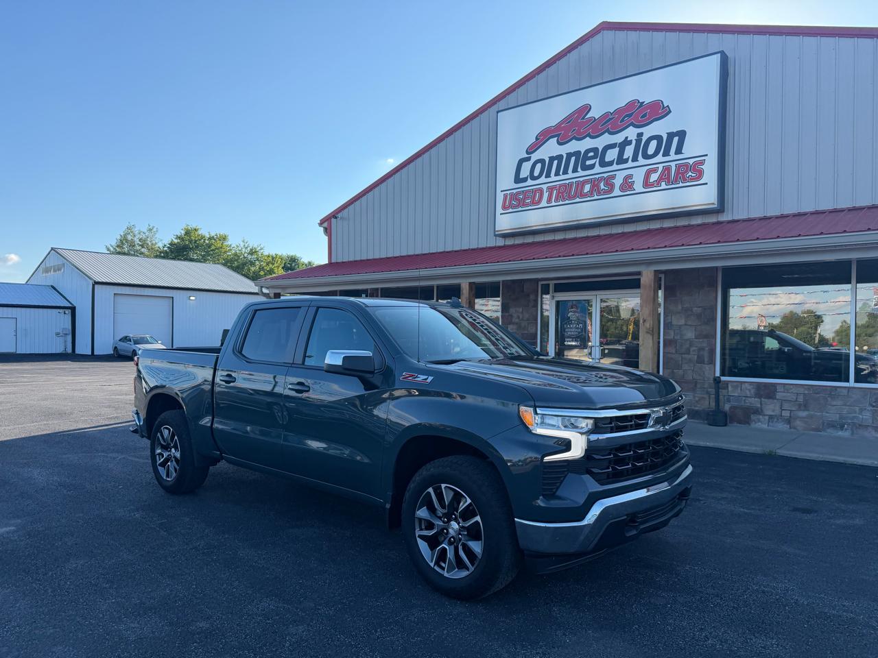 Chevrolet Silverado 1500 4WD Crew Cab 147" LT w/1LT 2025