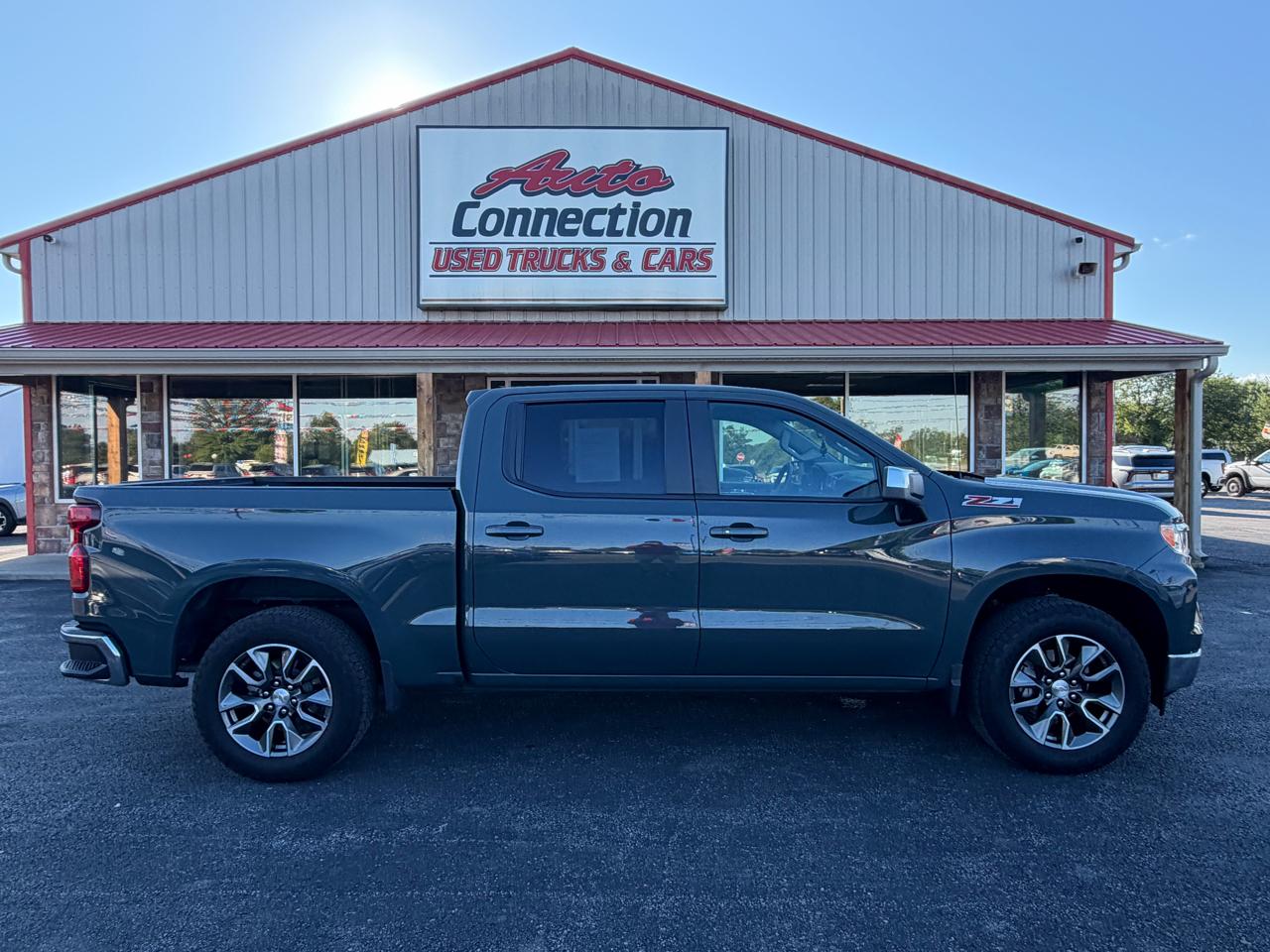 Chevrolet Silverado 1500 4WD Crew Cab 147" LT w/1LT 2025