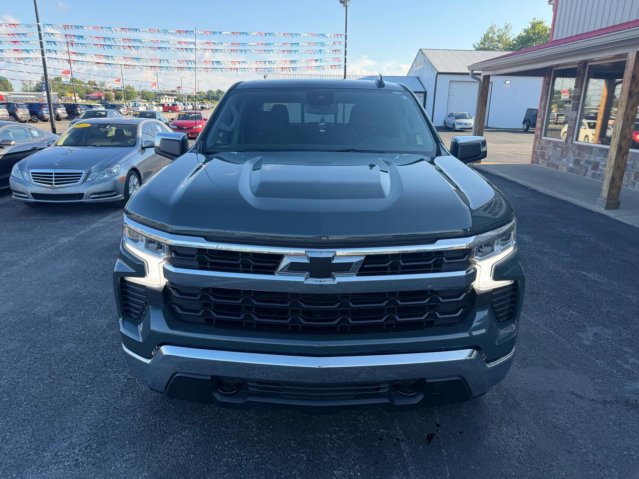 Chevrolet Silverado 1500 4WD Crew Cab 147" LT w/1LT 2025