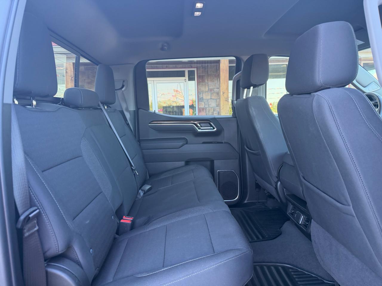 Chevrolet Silverado 1500 4WD Crew Cab 147" LT w/1LT 2025