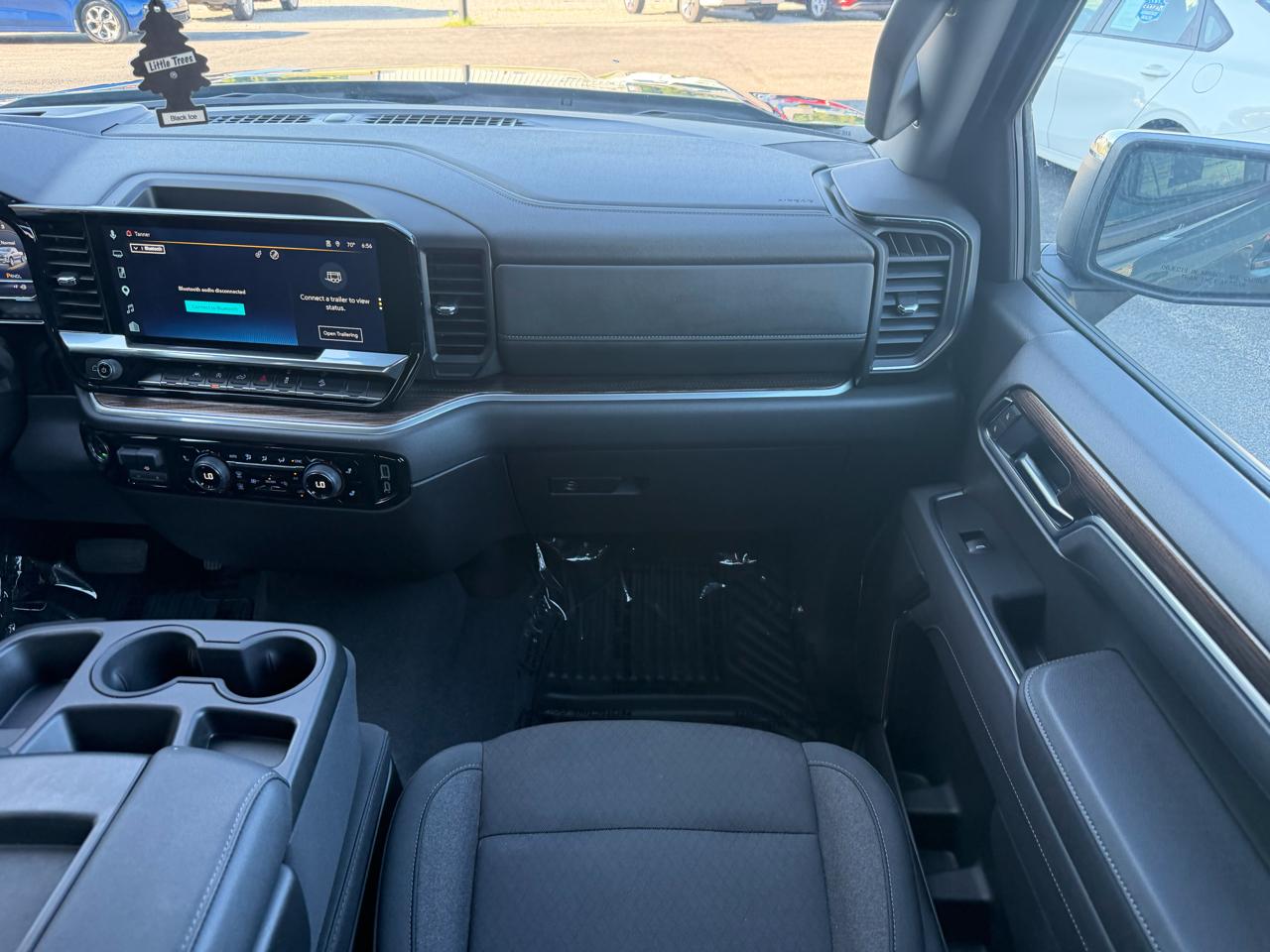 Chevrolet Silverado 1500 4WD Crew Cab 147" LT w/1LT 2025