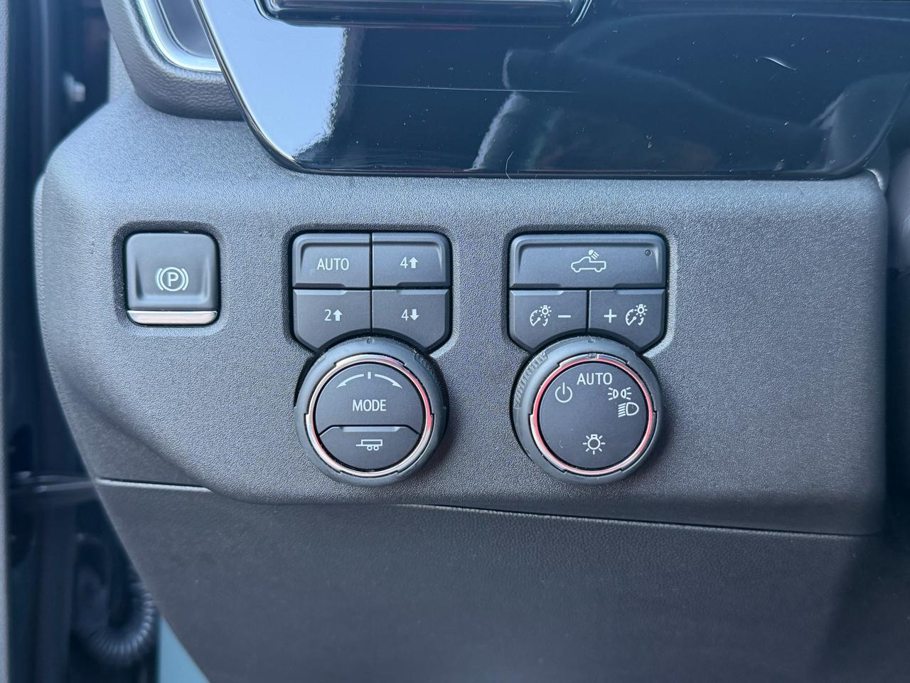 Chevrolet Silverado 1500 4WD Crew Cab 147" LT w/1LT 2025