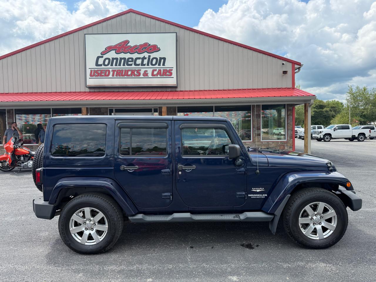 Jeep Wrangler Unlimited 4WD 4dr Sahara 2013