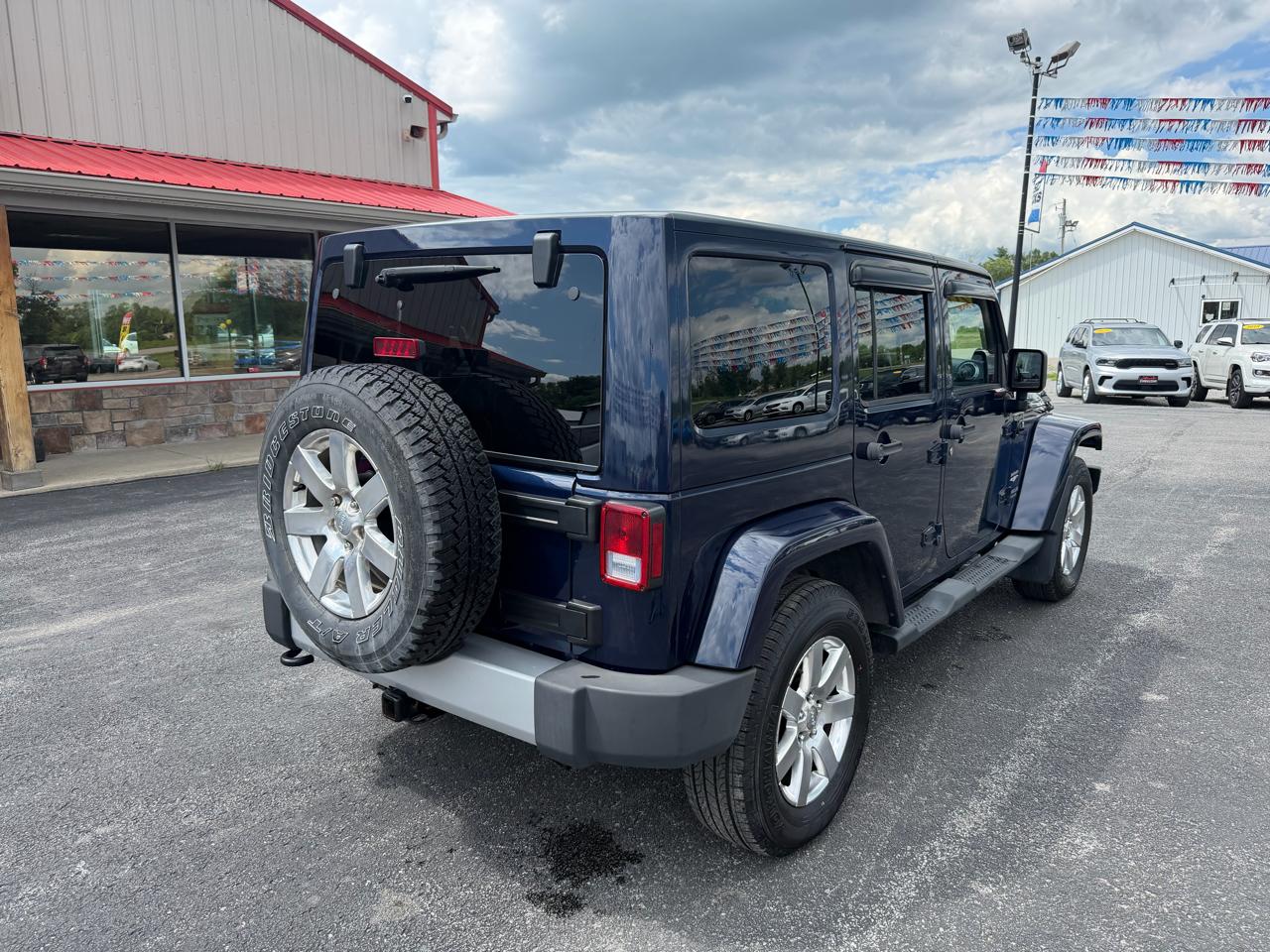 Jeep Wrangler Unlimited 4WD 4dr Sahara 2013