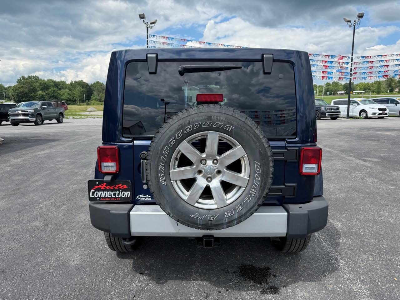 Jeep Wrangler Unlimited 4WD 4dr Sahara 2013