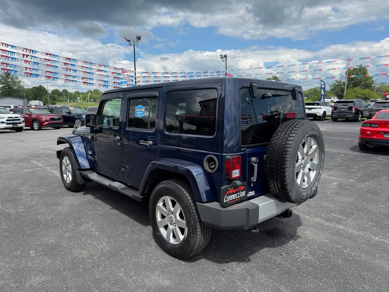 Jeep Wrangler Unlimited 4WD 4dr Sahara 2013
