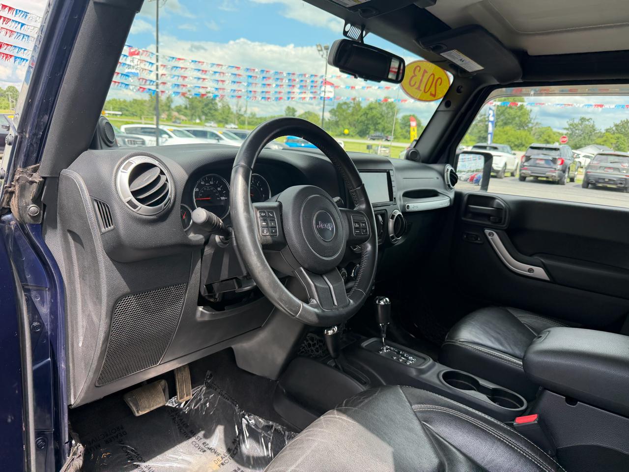Jeep Wrangler Unlimited 4WD 4dr Sahara 2013