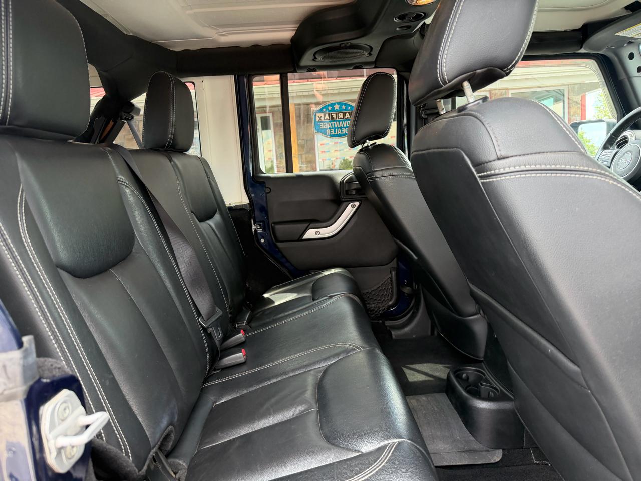Jeep Wrangler Unlimited 4WD 4dr Sahara 2013