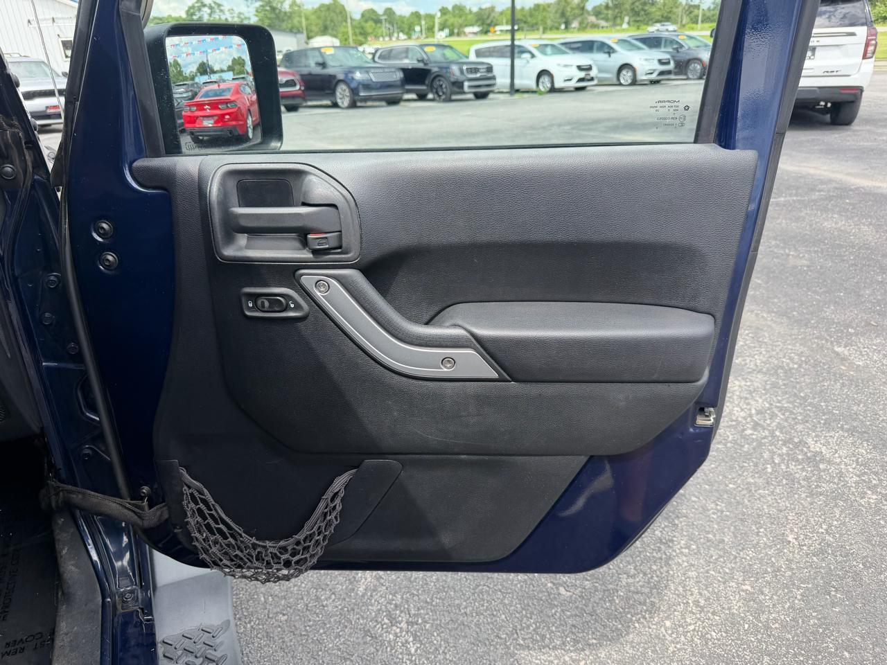 Jeep Wrangler Unlimited 4WD 4dr Sahara 2013
