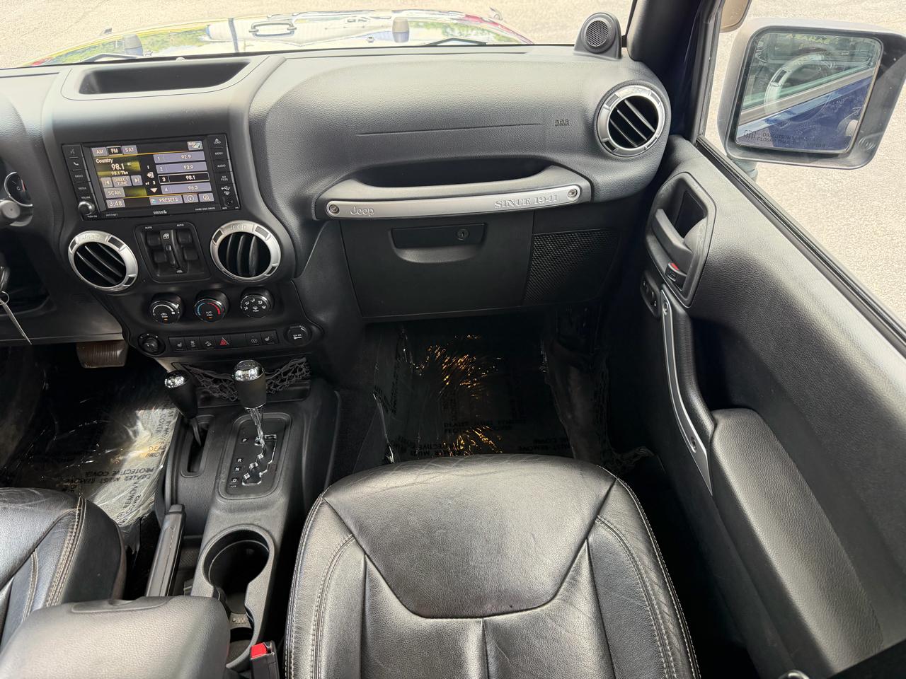 Jeep Wrangler Unlimited 4WD 4dr Sahara 2013