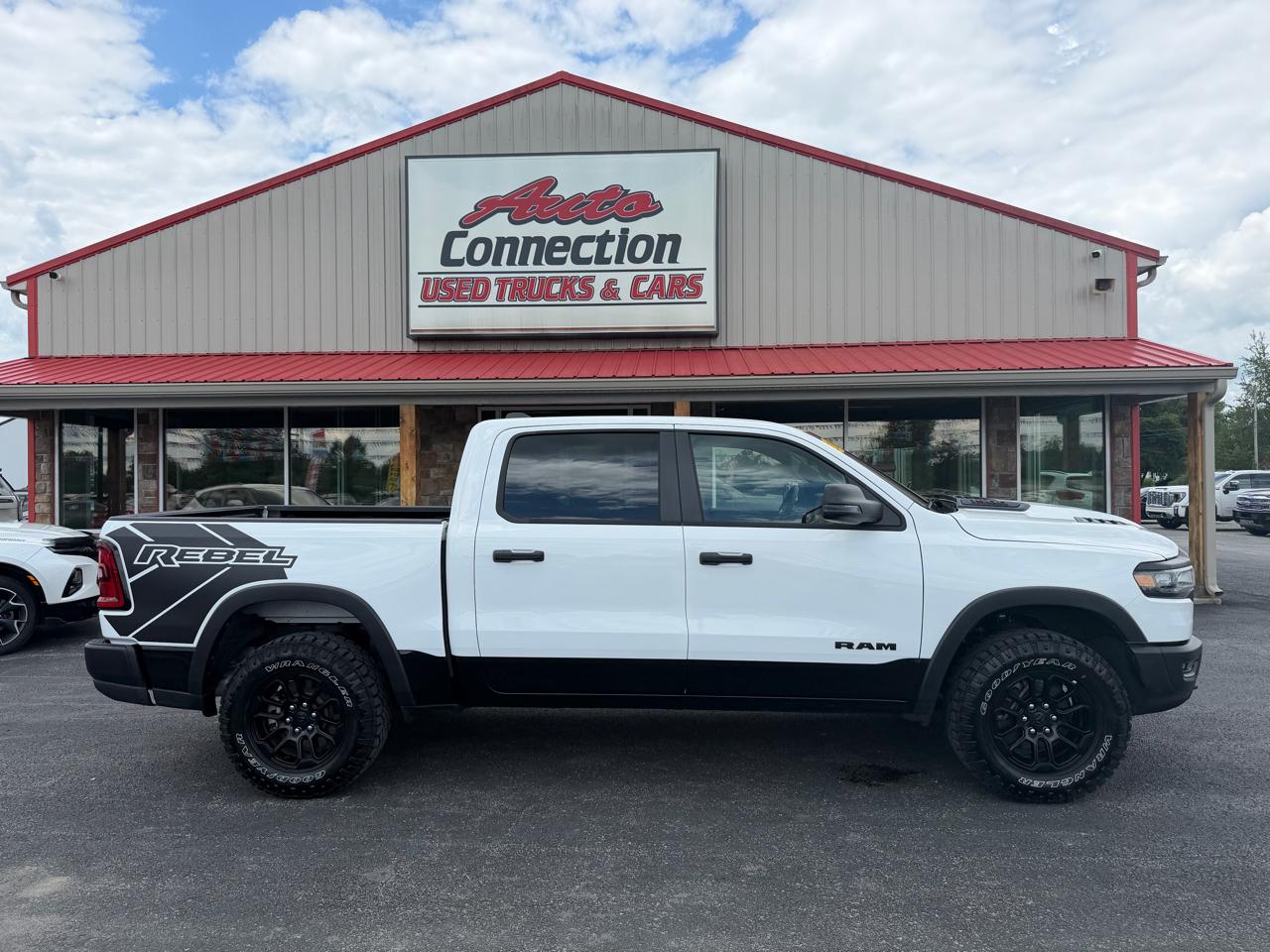 RAM 1500 4WD Crew Cab 140.5" Rebel 2026
