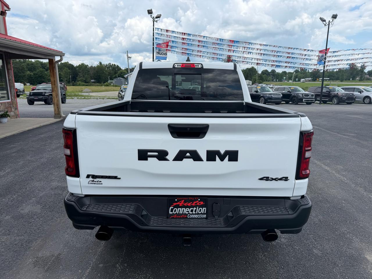 RAM 1500 4WD Crew Cab 140.5" Rebel 2026