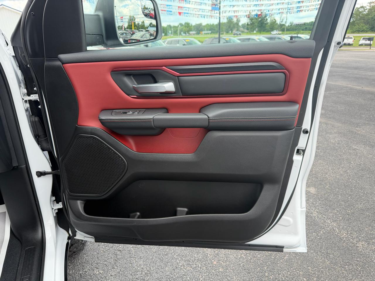 RAM 1500 4WD Crew Cab 140.5" Rebel 2026