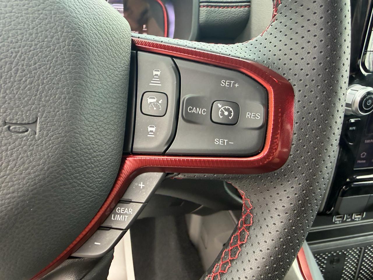 RAM 1500 4WD Crew Cab 140.5" Rebel 2026