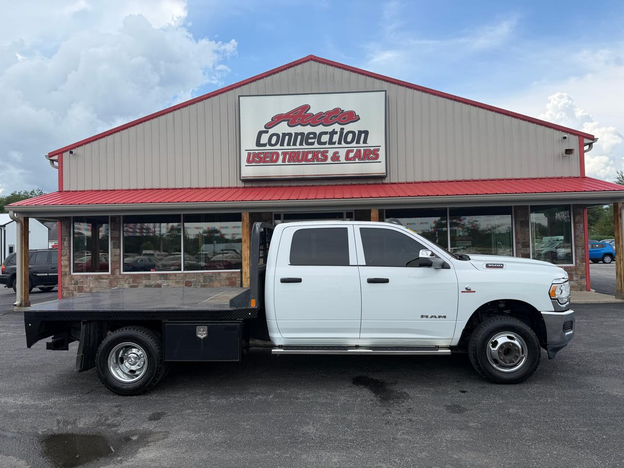 RAM 3500 Chassis Cab Tradesman 4WD Crew Cab 60" CA 172.4" WB 2022
