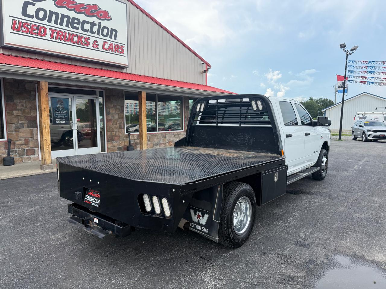 RAM 3500 Chassis Cab Tradesman 4WD Crew Cab 60" CA 172.4" WB 2022