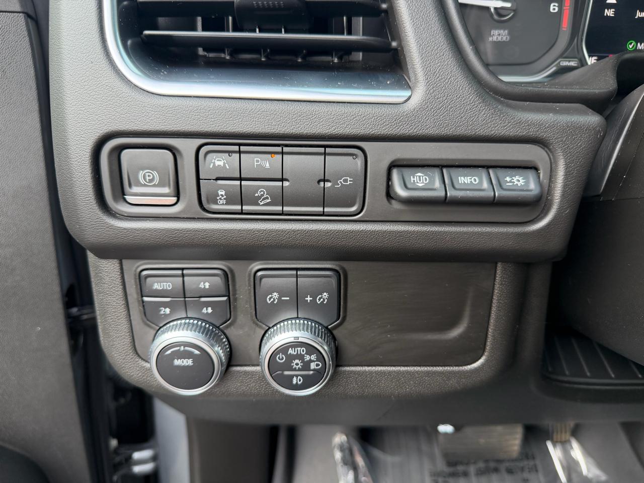 GMC Yukon 4WD 4dr AT4 2021