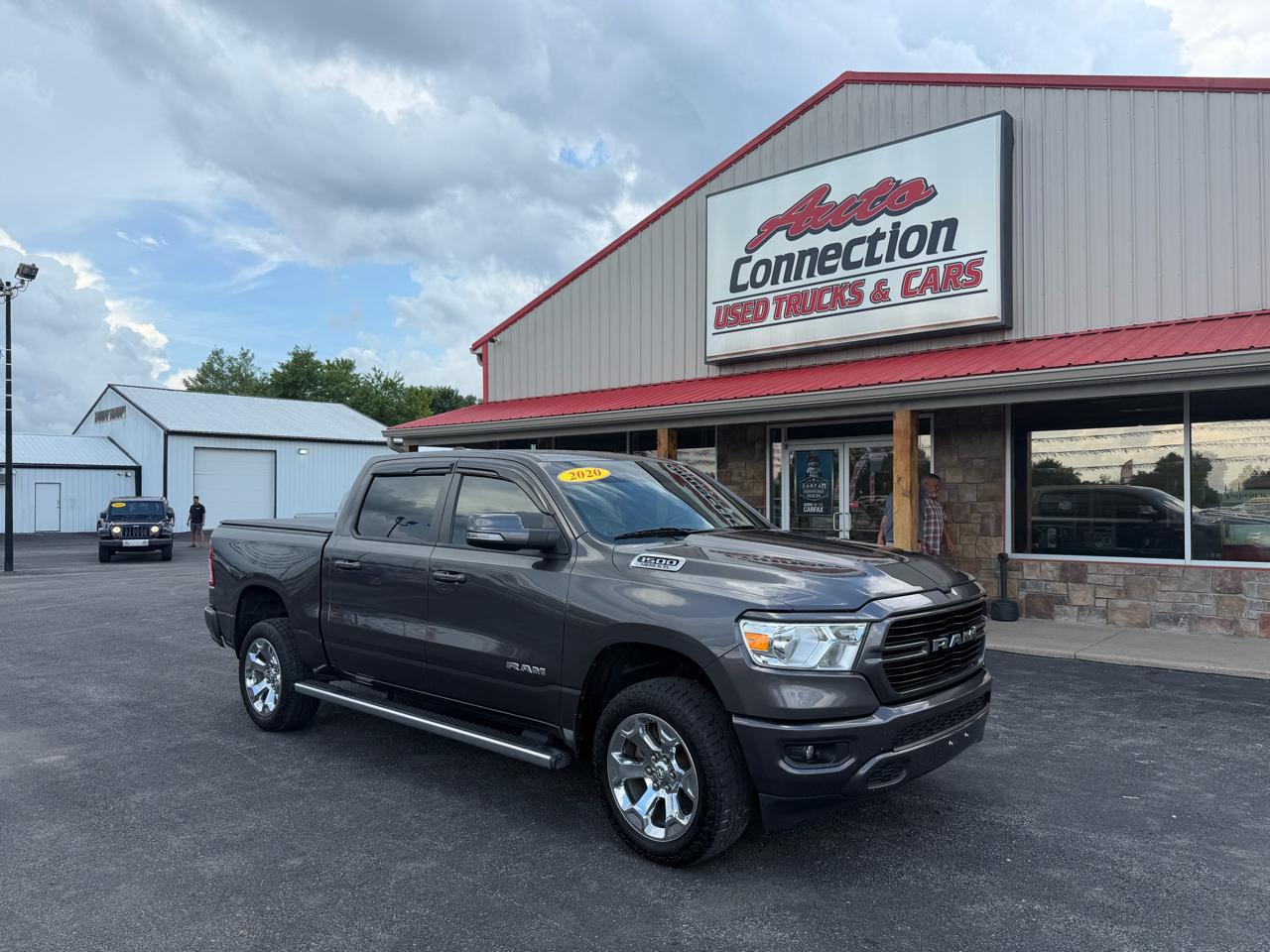 RAM 1500 Big Horn 4x4 Crew Cab 5'7" Box 2020
