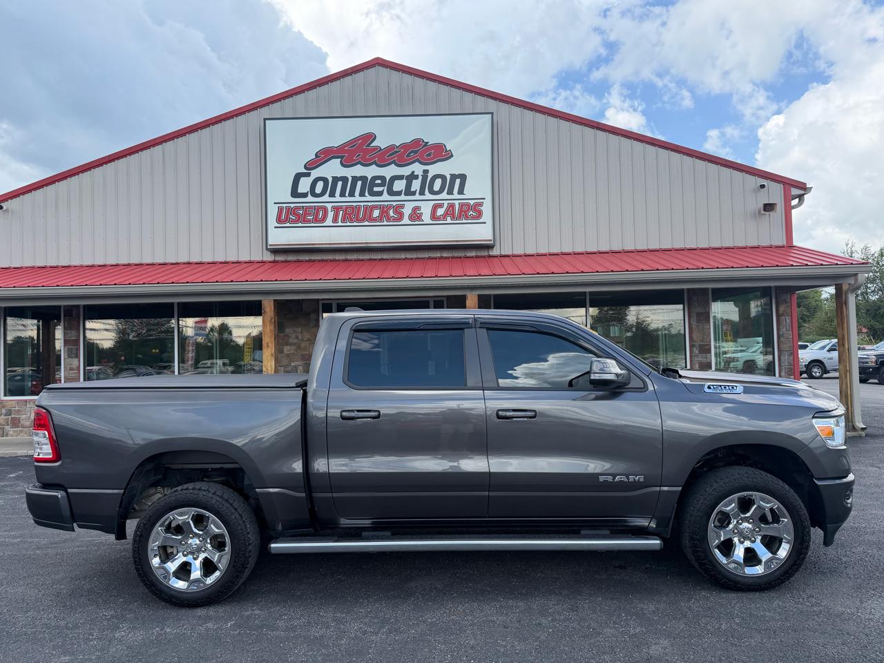 RAM 1500 Big Horn 4x4 Crew Cab 5'7" Box 2020