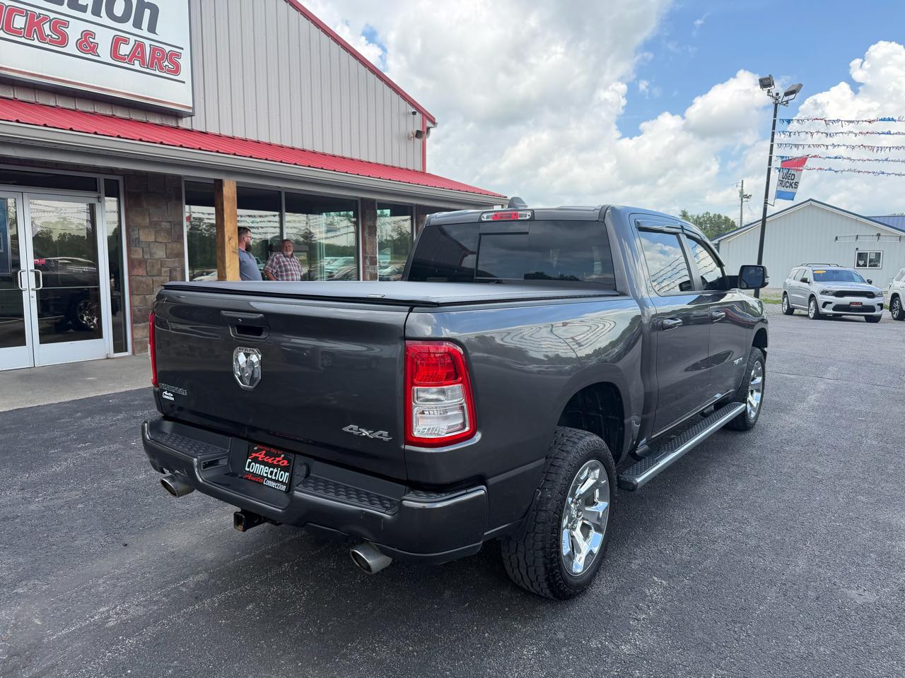 RAM 1500 Big Horn 4x4 Crew Cab 5'7" Box 2020