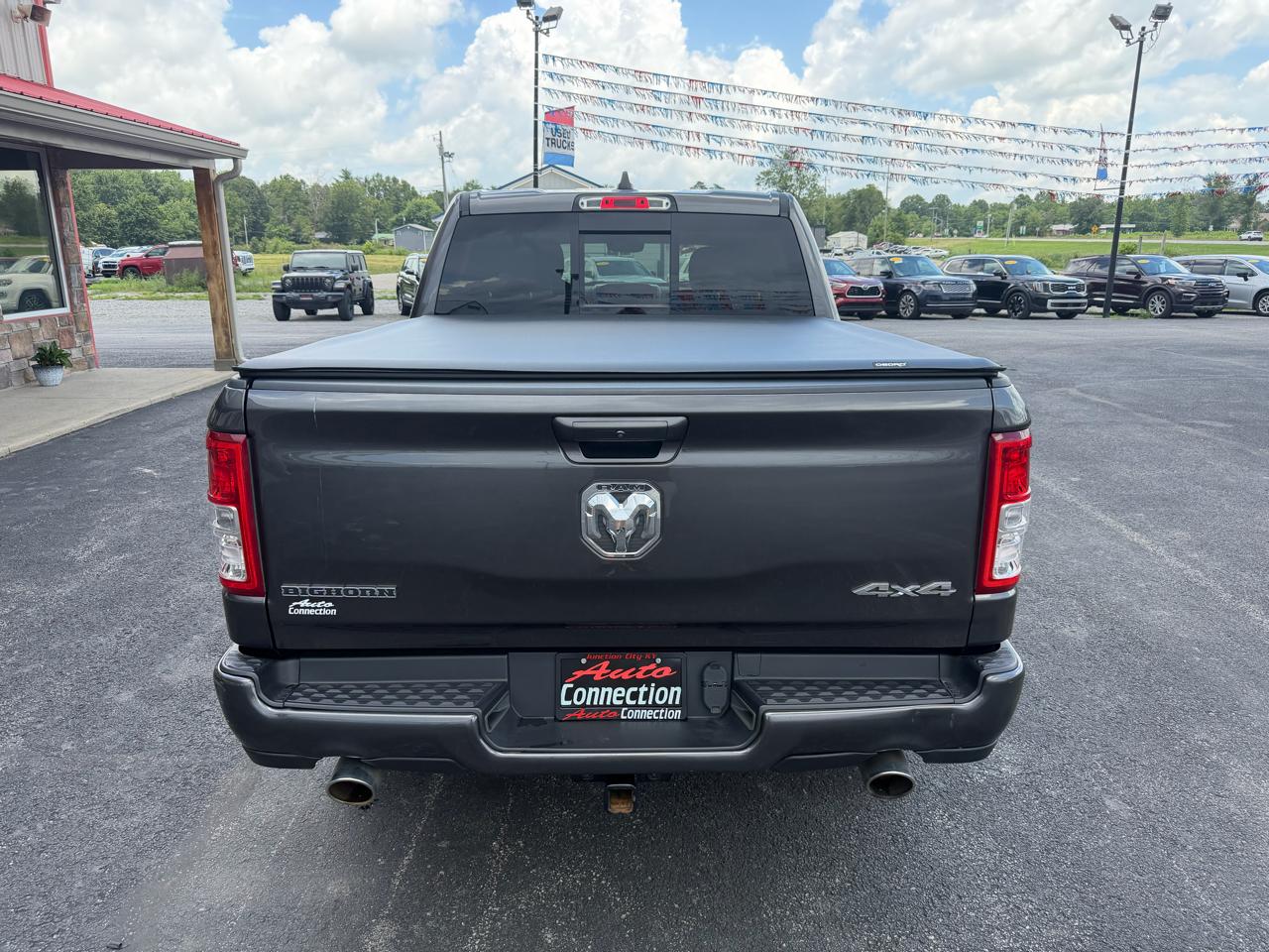 RAM 1500 Big Horn 4x4 Crew Cab 5'7" Box 2020