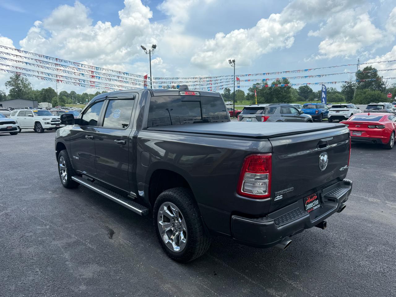 RAM 1500 Big Horn 4x4 Crew Cab 5'7" Box 2020