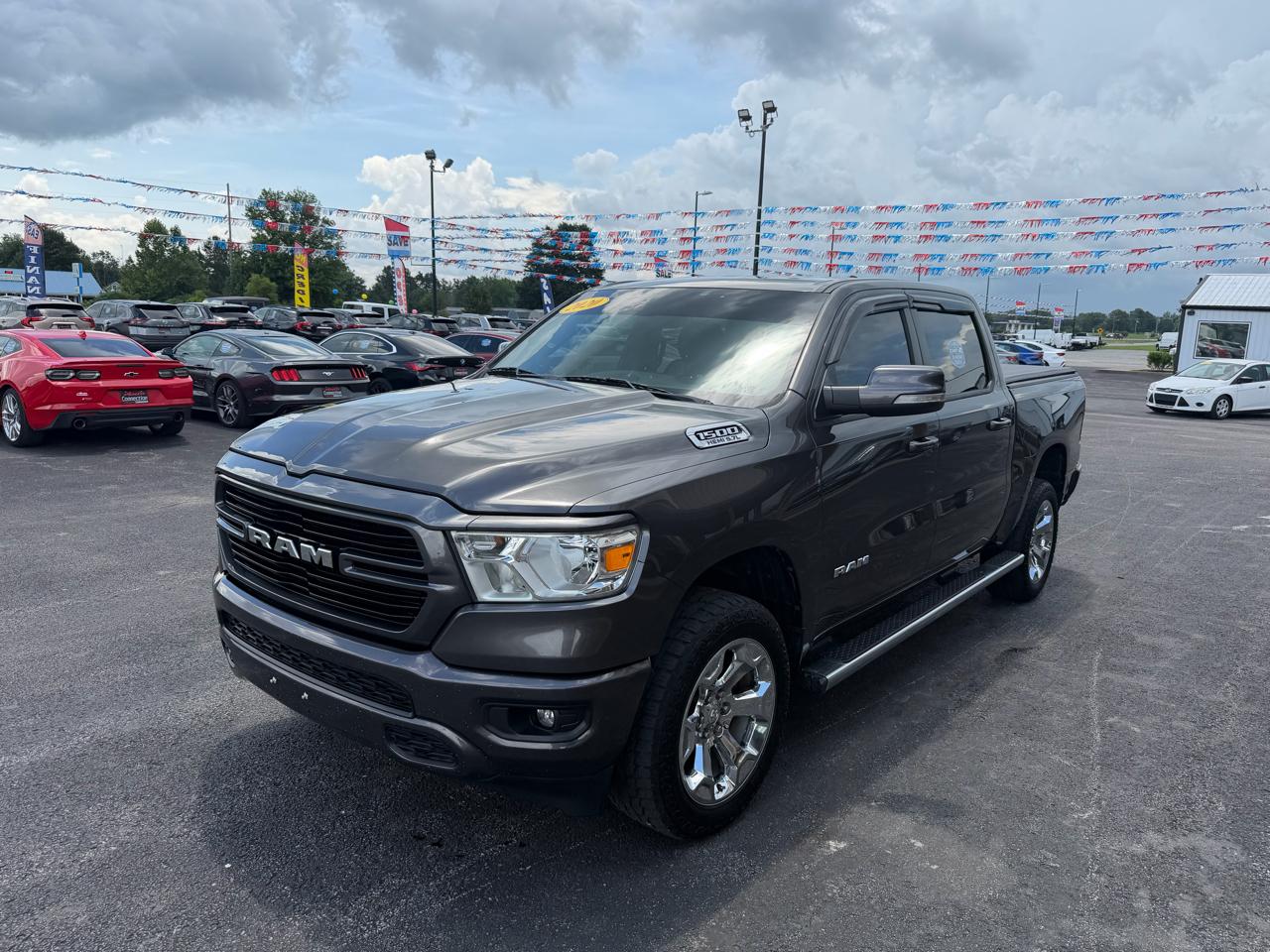 RAM 1500 Big Horn 4x4 Crew Cab 5'7" Box 2020