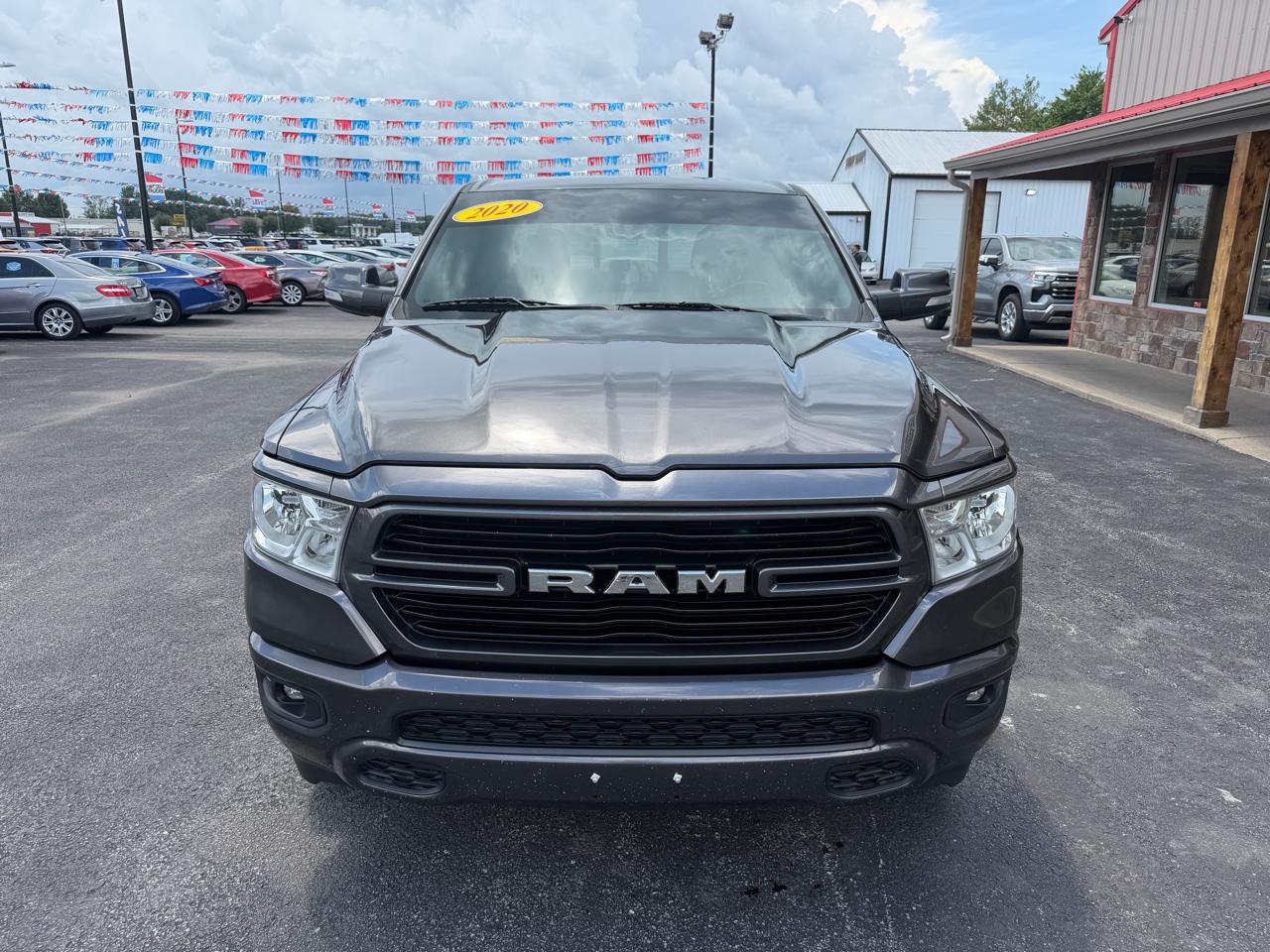 RAM 1500 Big Horn 4x4 Crew Cab 5'7" Box 2020