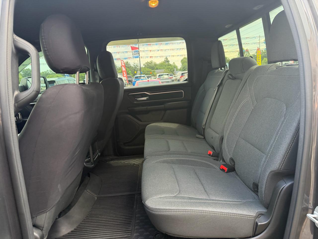 RAM 1500 Big Horn 4x4 Crew Cab 5'7" Box 2020