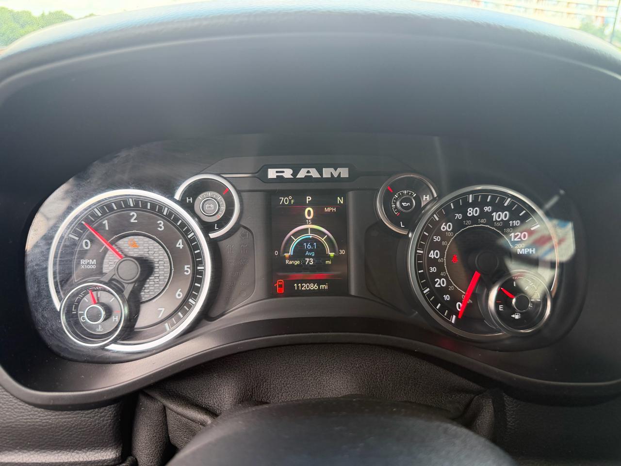 RAM 1500 Big Horn 4x4 Crew Cab 5'7" Box 2020