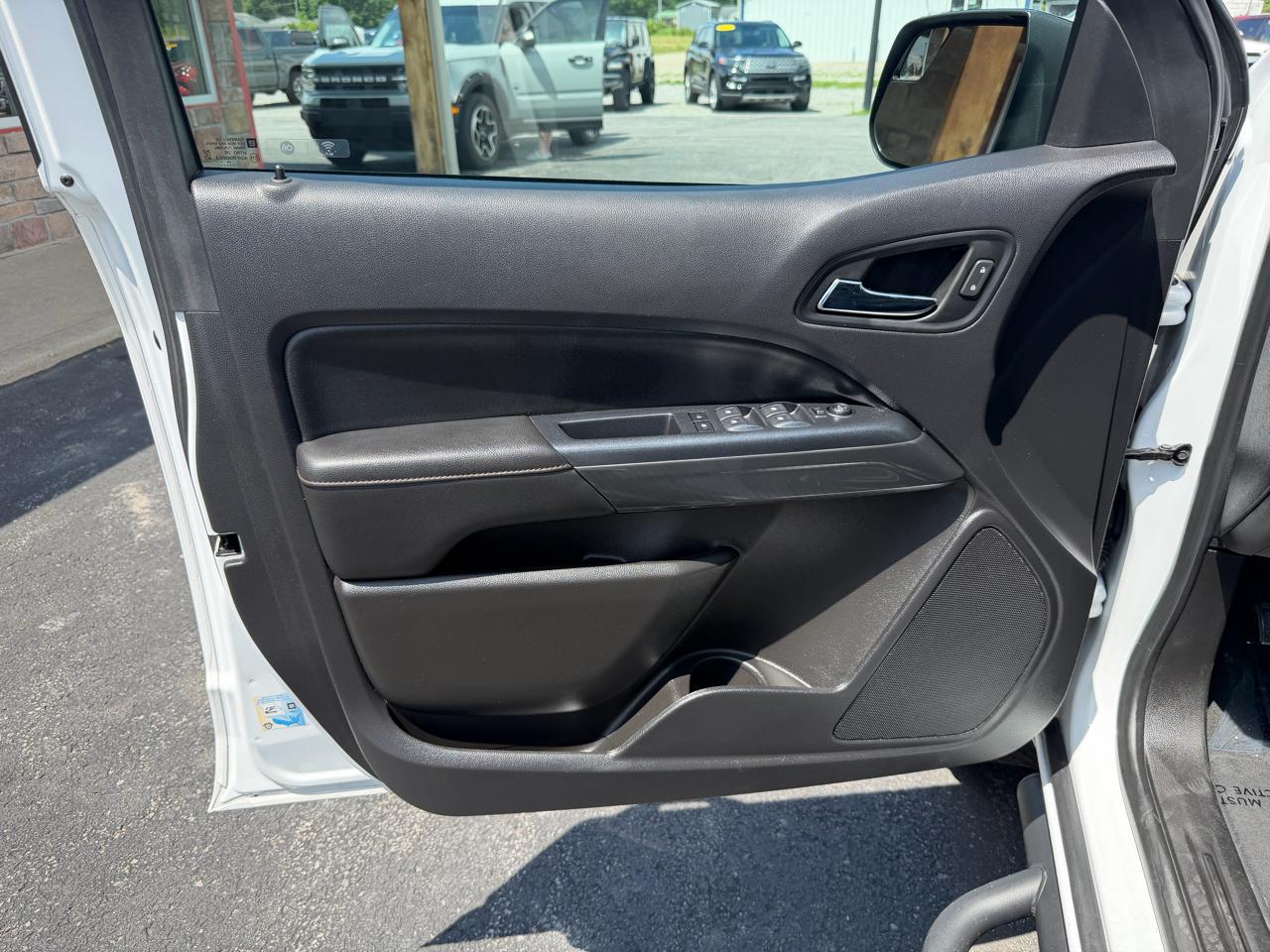 GMC Canyon 4WD Crew Cab 128" AT4 w/Leather 2021