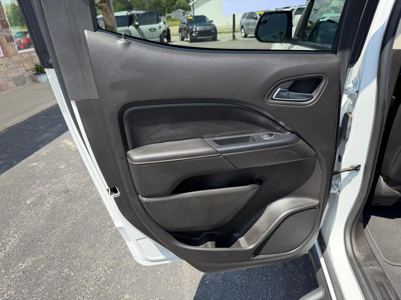GMC Canyon 4WD Crew Cab 128" AT4 w/Leather 2021