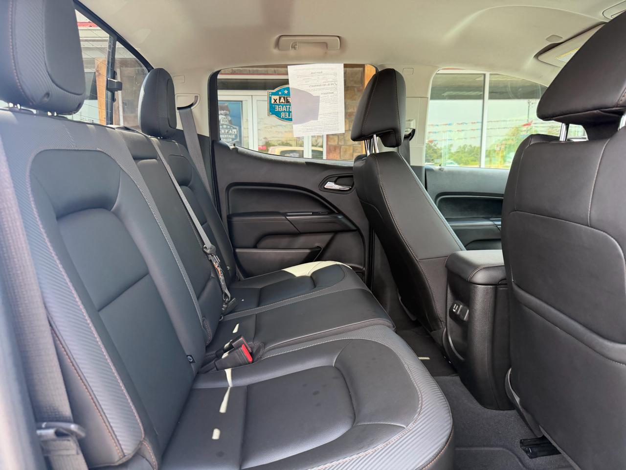 GMC Canyon 4WD Crew Cab 128" AT4 w/Leather 2021