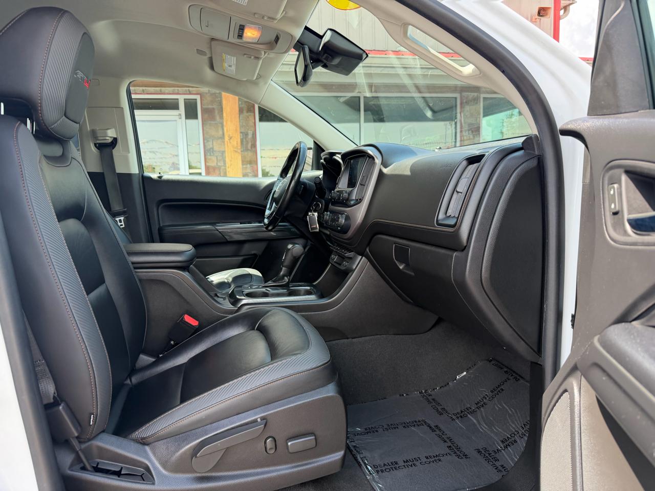 GMC Canyon 4WD Crew Cab 128" AT4 w/Leather 2021