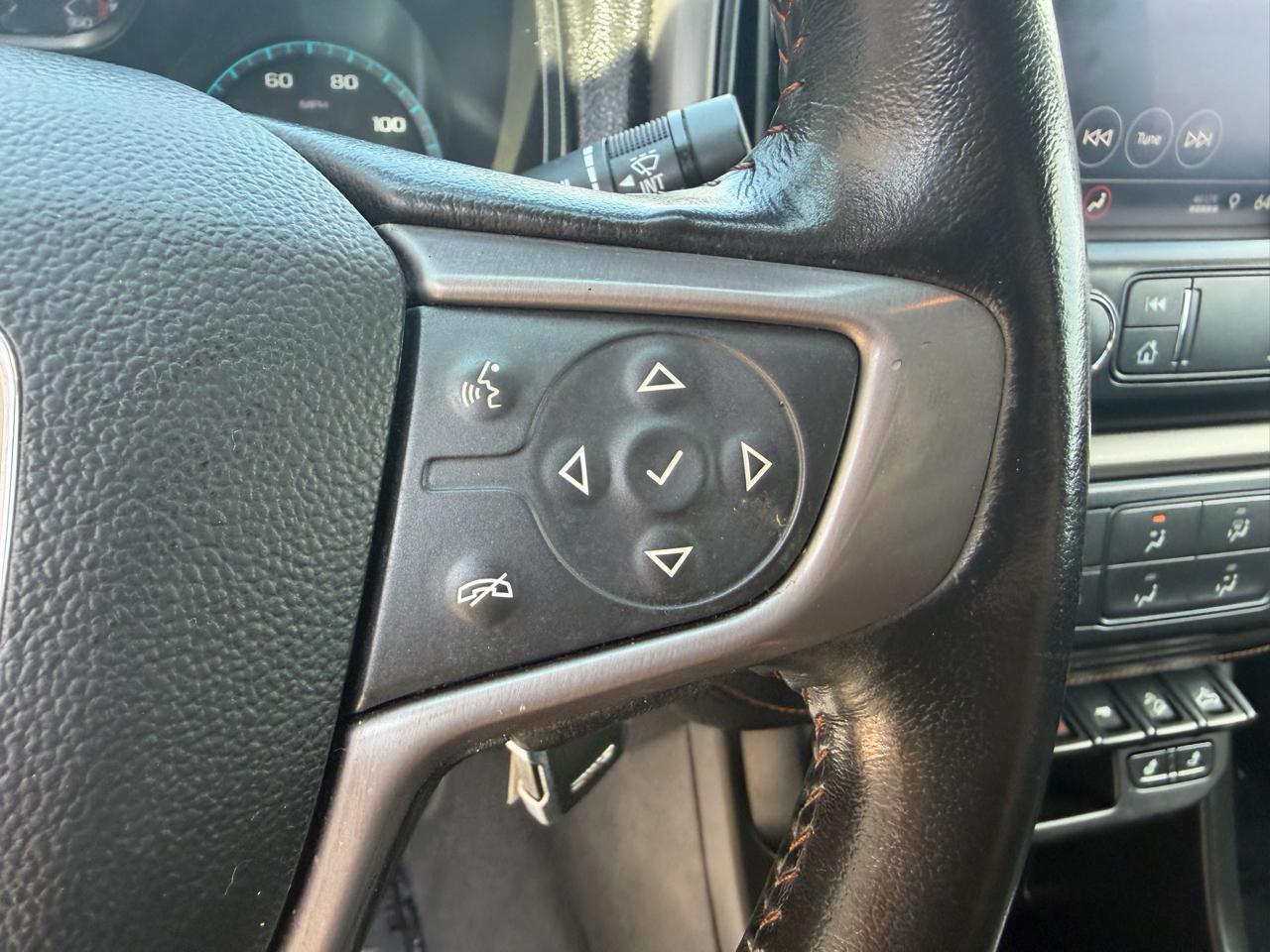 GMC Canyon 4WD Crew Cab 128" AT4 w/Leather 2021