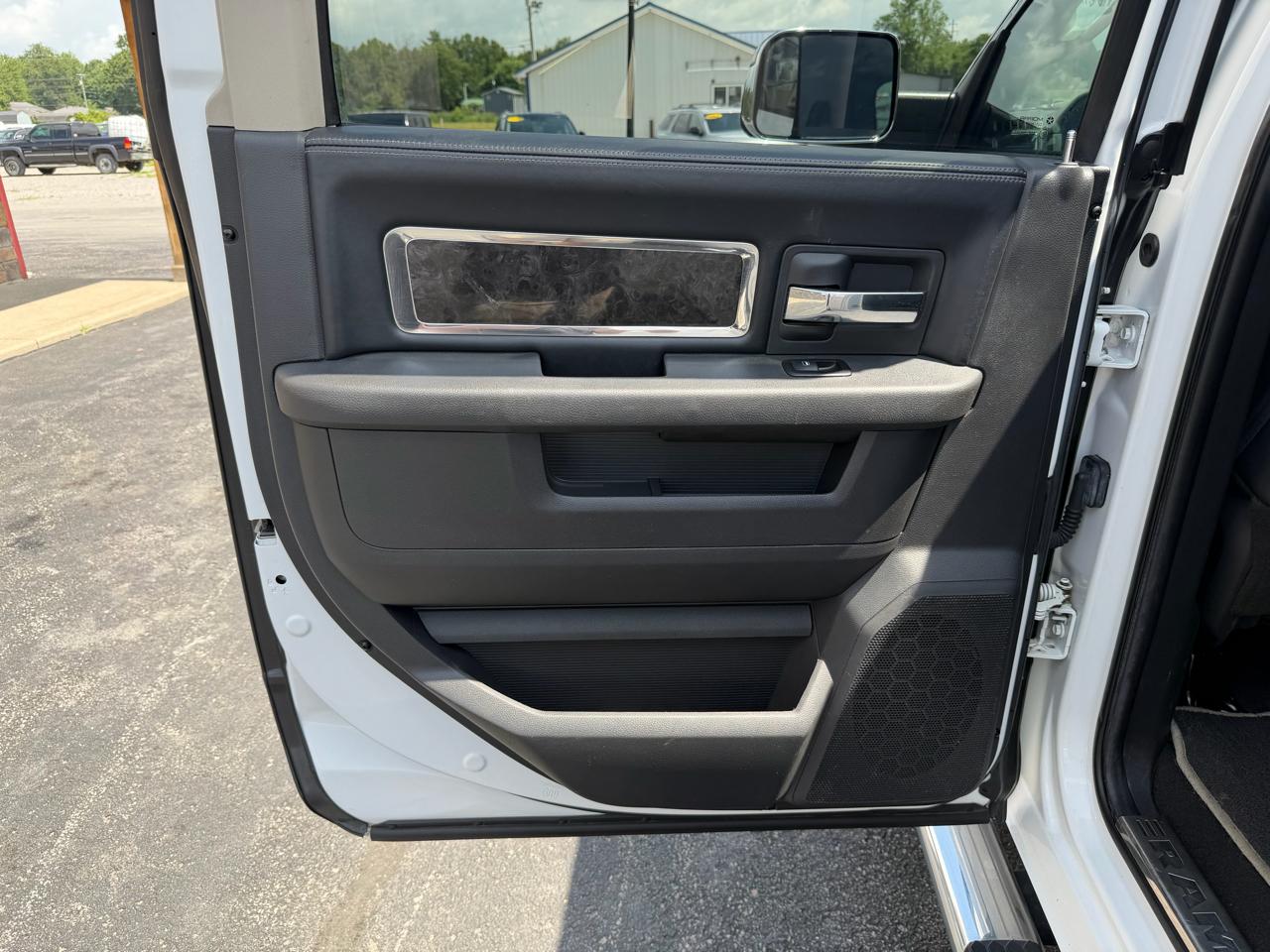 RAM 3500 4WD Mega Cab 160.5" Laramie Limited 2012