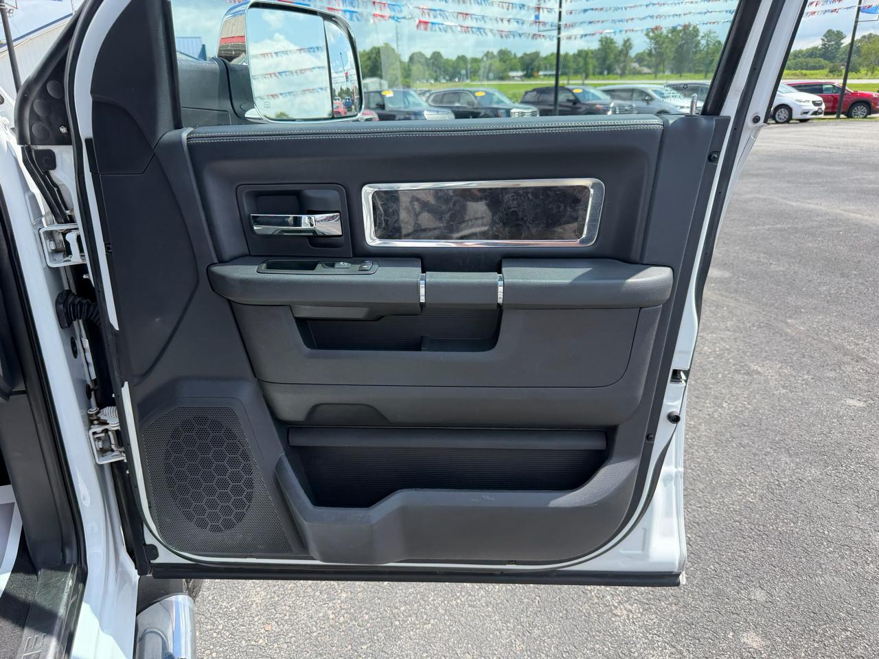 RAM 3500 4WD Mega Cab 160.5" Laramie Limited 2012