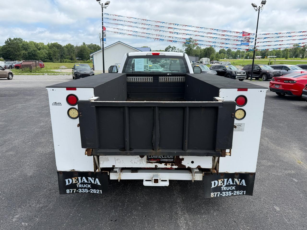 Ford Super Duty F-350 DRW XLT 4WD Reg Cab 145" WB 60" CA 2017