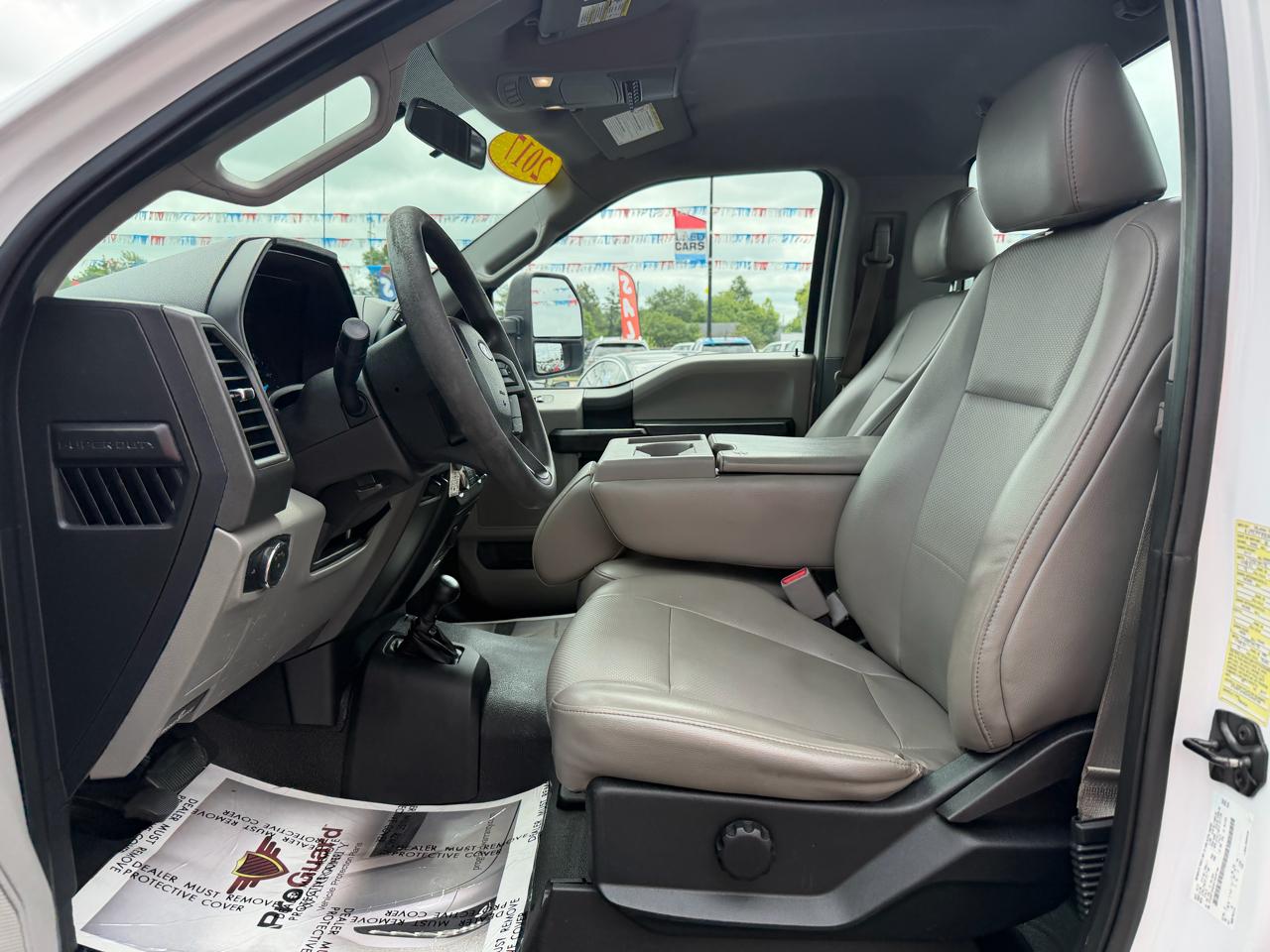 Ford Super Duty F-350 DRW XLT 4WD Reg Cab 145" WB 60" CA 2017