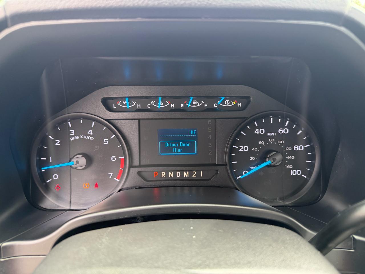 Ford Super Duty F-350 DRW XLT 4WD Reg Cab 145" WB 60" CA 2017