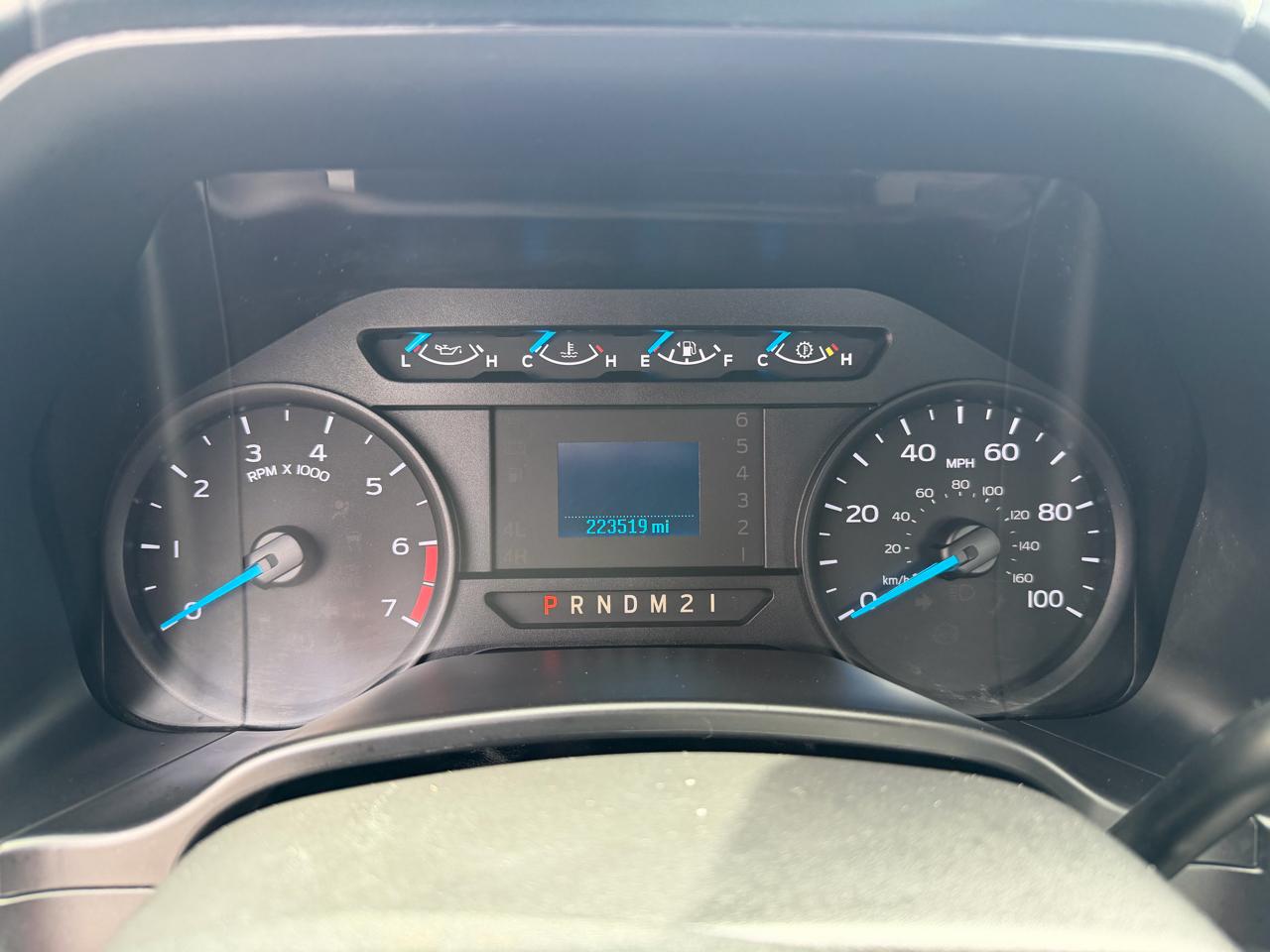 Ford Super Duty F-350 DRW XLT 4WD Reg Cab 145" WB 60" CA 2017