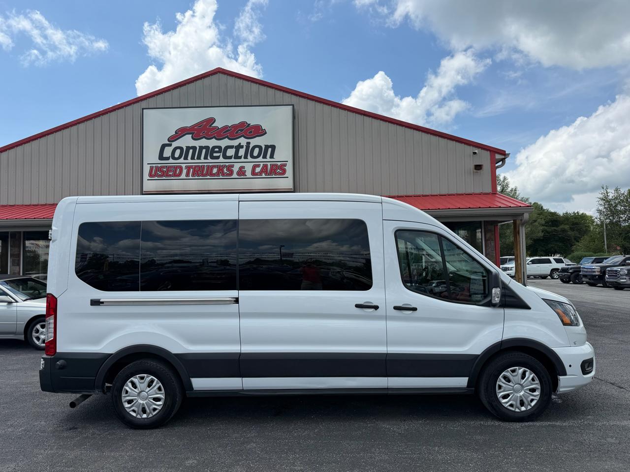 Ford Transit Passenger Wagon T-350 148" Med Roof XLT RWD 2024