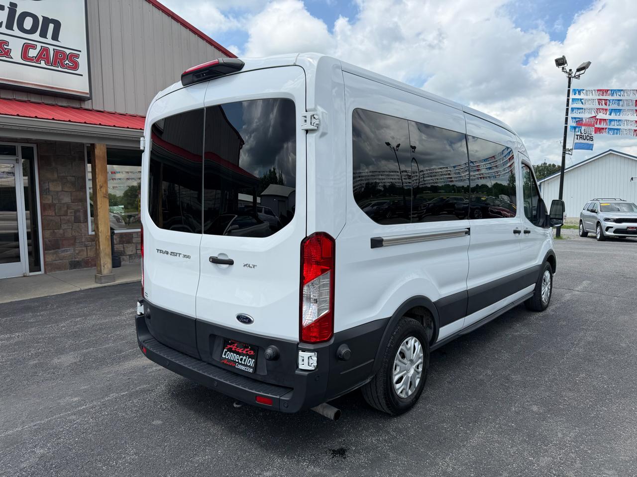 Ford Transit Passenger Wagon T-350 148" Med Roof XLT RWD 2024
