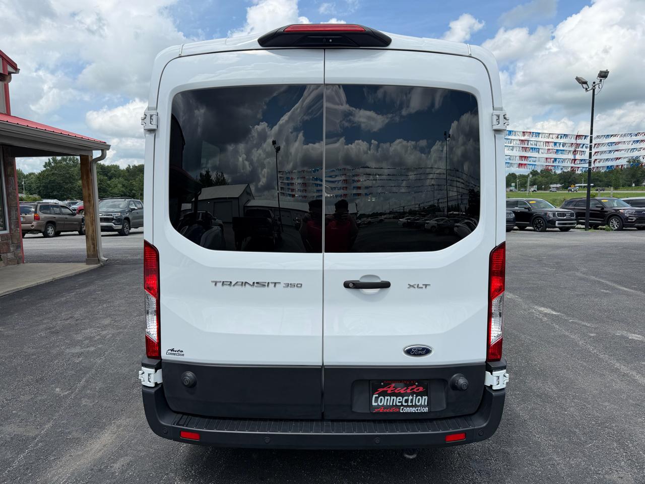 Ford Transit Passenger Wagon T-350 148" Med Roof XLT RWD 2024