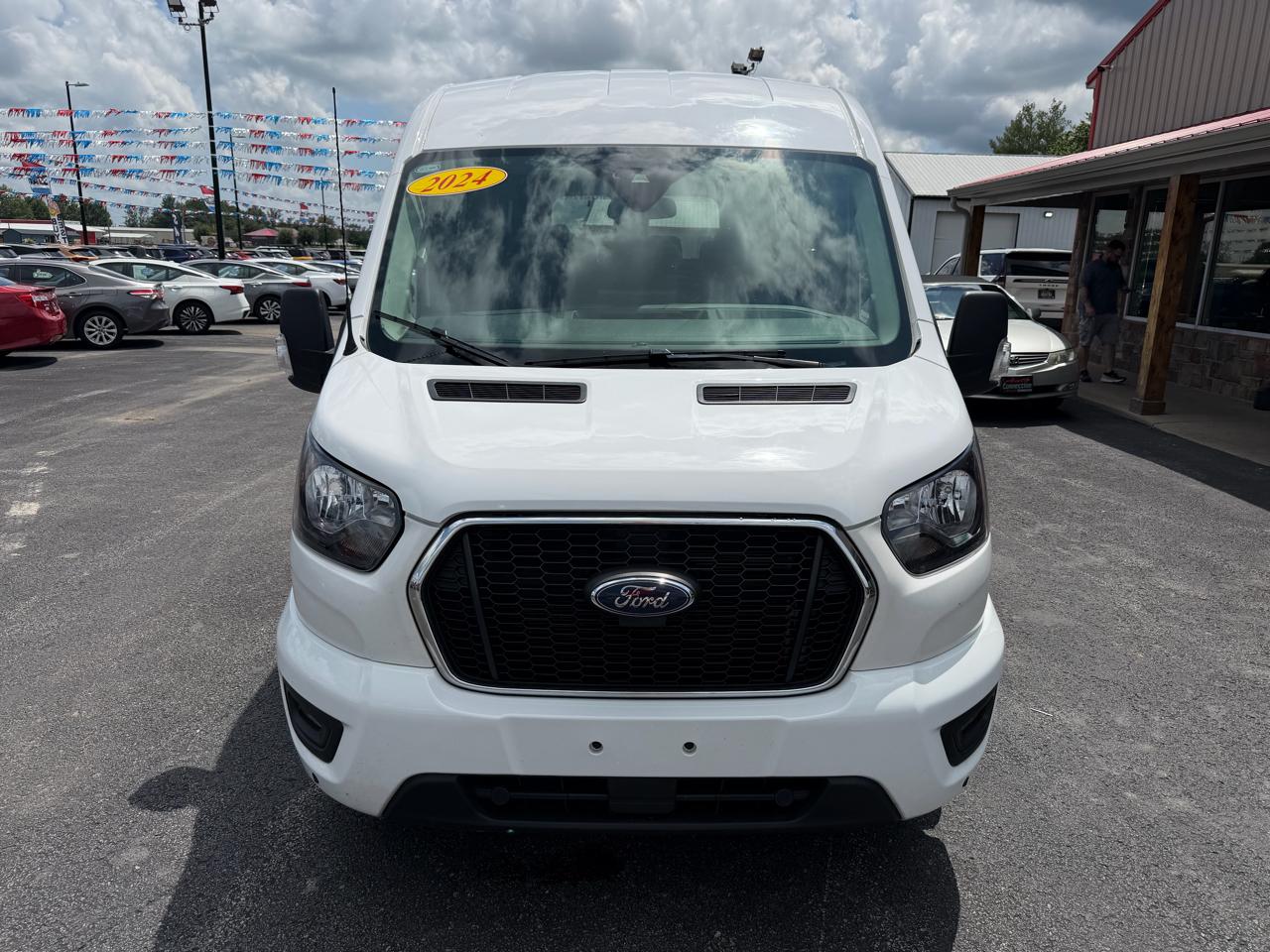 Ford Transit Passenger Wagon T-350 148" Med Roof XLT RWD 2024