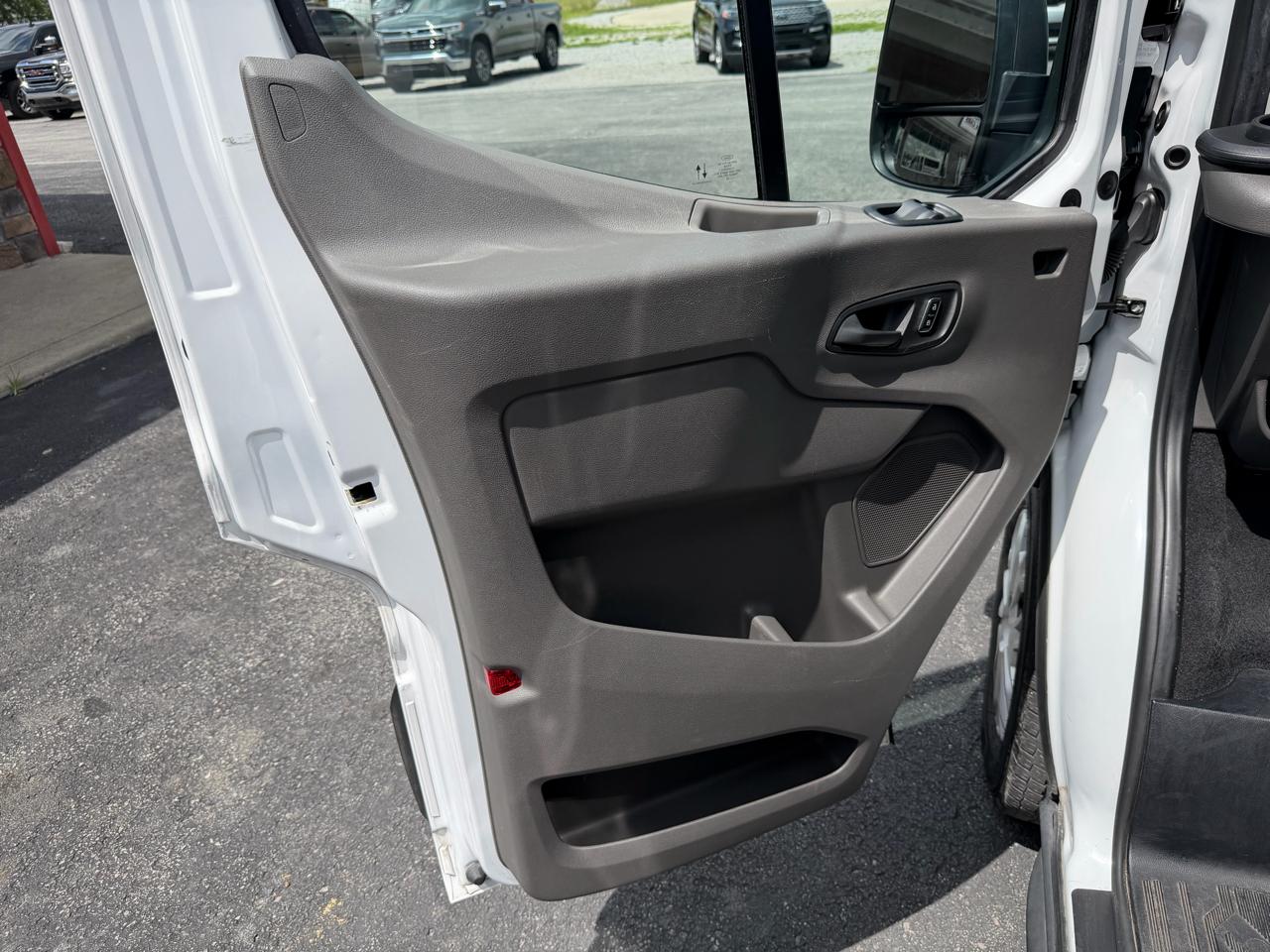 Ford Transit Passenger Wagon T-350 148" Med Roof XLT RWD 2024