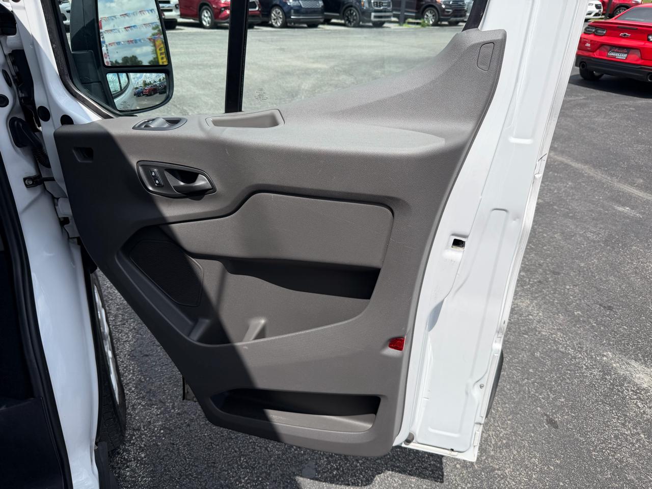 Ford Transit Passenger Wagon T-350 148" Med Roof XLT RWD 2024